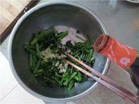 拌芹菜做法图解8)