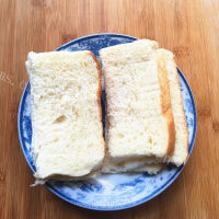 自制火腿西多士做法图解4)
