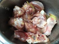 美味蒸汽鸡肉杂菇火锅做法图解1)