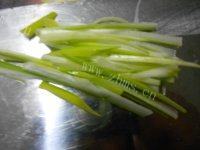 健康美食之凉拌海带丝做法图解3)