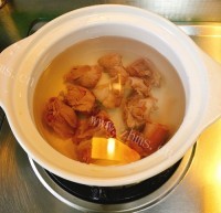 营养当归生姜羊肉汤做法图解5)