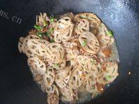 好吃的莲藕炒肉做法图解9)