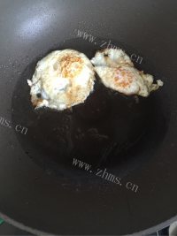 香气浓郁的西红柿鸡蛋面做法图解2)
