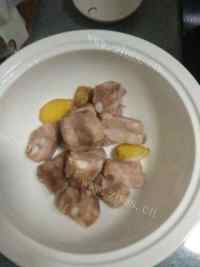 香喷喷的排骨炖豆角做法图解1)