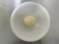 自制鲜虾披萨做法图解3)