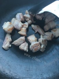 好吃的笋干烧肉做法图解4)
