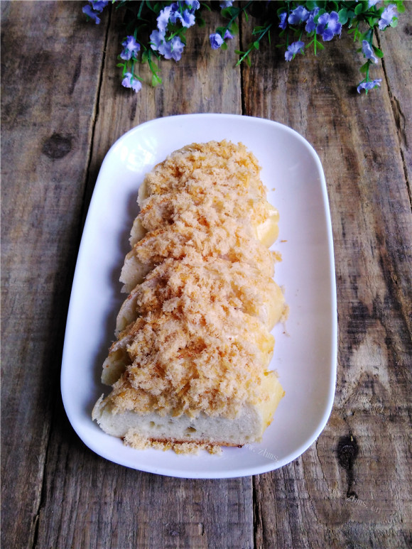 色味俱佳的肉松面包