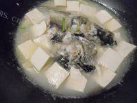 「美味可口」鱼头豆腐汤