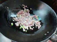 外婆教我做茭白炒肉做法图解5)