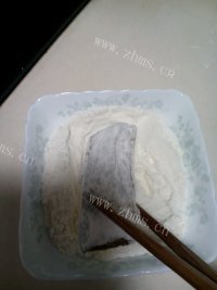 美味的煎带鱼做法图解4)