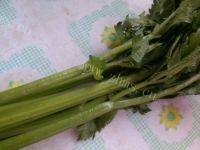 最爱的芹菜炒肉做法图解1)