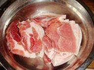 土豆粉蒸肉做法图解1)