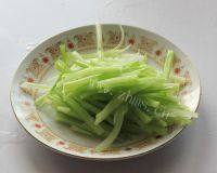 外婆教我做爽口萝卜丝做法图解2)