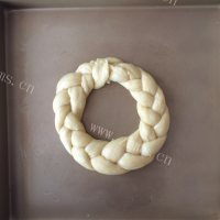 自制花环面包做法图解5)