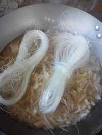 家常菜酸菜汆白肉做法图解10)