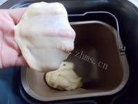 美味的挤挤小猪面包做法图解5)