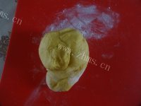好吃的南瓜鸡蛋包子做法图解13)