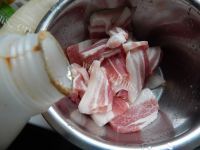 喷香的粉蒸肉做法图解3)