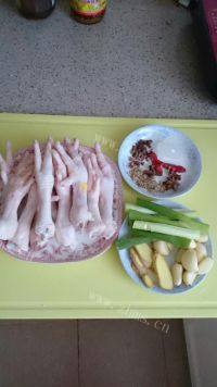 美味的酱香鸡爪做法图解1)