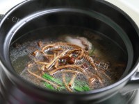 自制茶树菇山药鸭汤做法图解3)