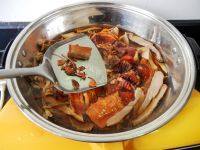 美味的笋干烧肉做法图解11)