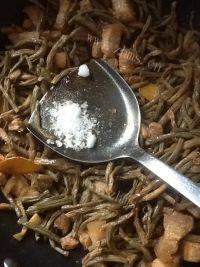 秀色可餐的干豆角烧肉做法图解13)