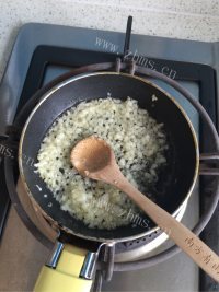 唇齿留香的蒜蓉蒸虾做法图解3)