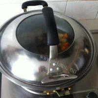 家常菜咖喱土豆牛肉做法图解6)