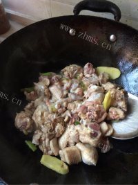 美味的咖喱炖鸡做法图解1)