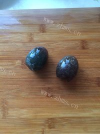 香飘十里的皮蛋豆腐做法图解4)
