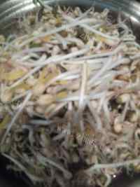 家常香菇炒豆芽做法图解3)