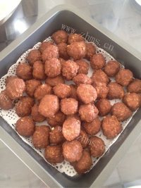 简单的炸牛肉丸