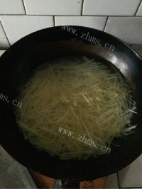 香喷喷的凉拌土豆丝做法图解3)