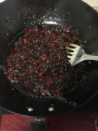 自制香辣牛肉酱做法图解8)