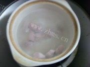 美味的菌菇瘦肉汤做法图解4)