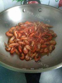 美味的油爆河虾