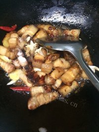 好吃的家常土豆红烧肉做法图解10)