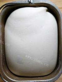 美味的仿火鸡椰蓉面包做法图解4)