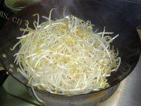 「美味可口」韭菜炒豆芽做法图解6)