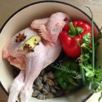 铁锅蛤蜊鸡的做法图解一