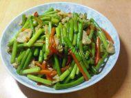 诱人的蒜苗炒肉