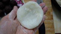 口感饱满的红豆冰皮月饼做法图解6)