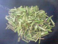 家常菜水芹炒香干做法图解6)