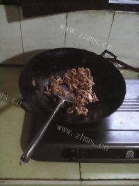 美味的花椒酱油肉丝做法图解3)