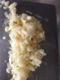 美味的蒜香青菜做法图解2)