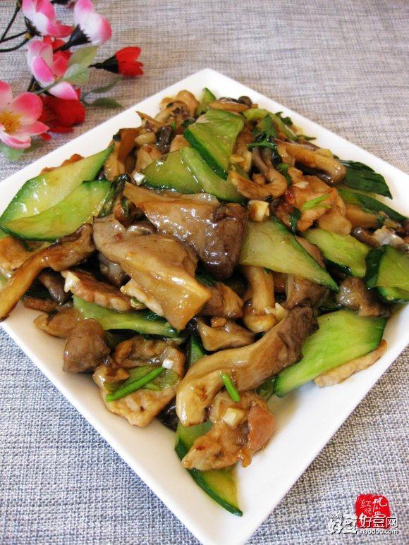 肉片炒鲜蘑
