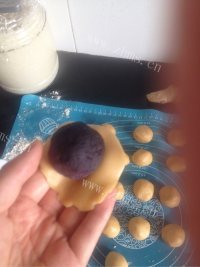 自制紫薯月饼做法图解6)