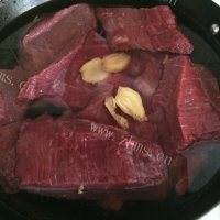 美味的麻辣牛肉干做法图解1)