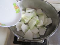 美味的蛤蜊冬瓜汤做法图解4)
