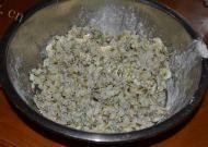 好吃的槐花鸡蛋饼做法图解3)